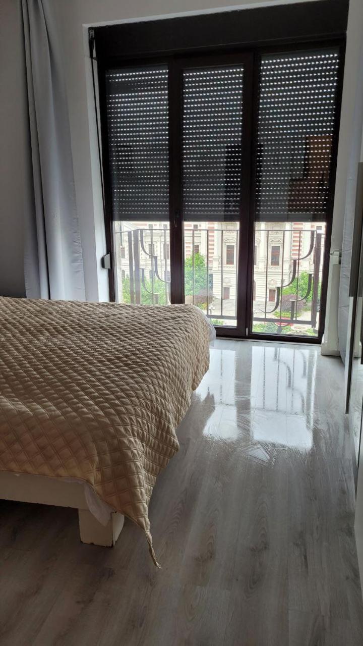 Anastasia Bratianu 28b Beautiful View Self Check From 2 Pm